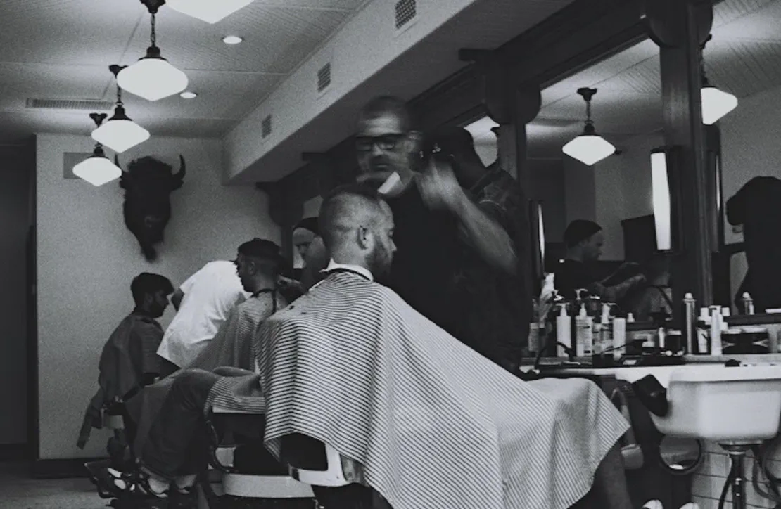 Η ιστορία των barbershops: Από την αρχαιότητα έως σήμερα